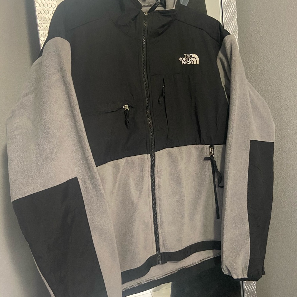 The North Face Denali 2 fleece in Gray & Black